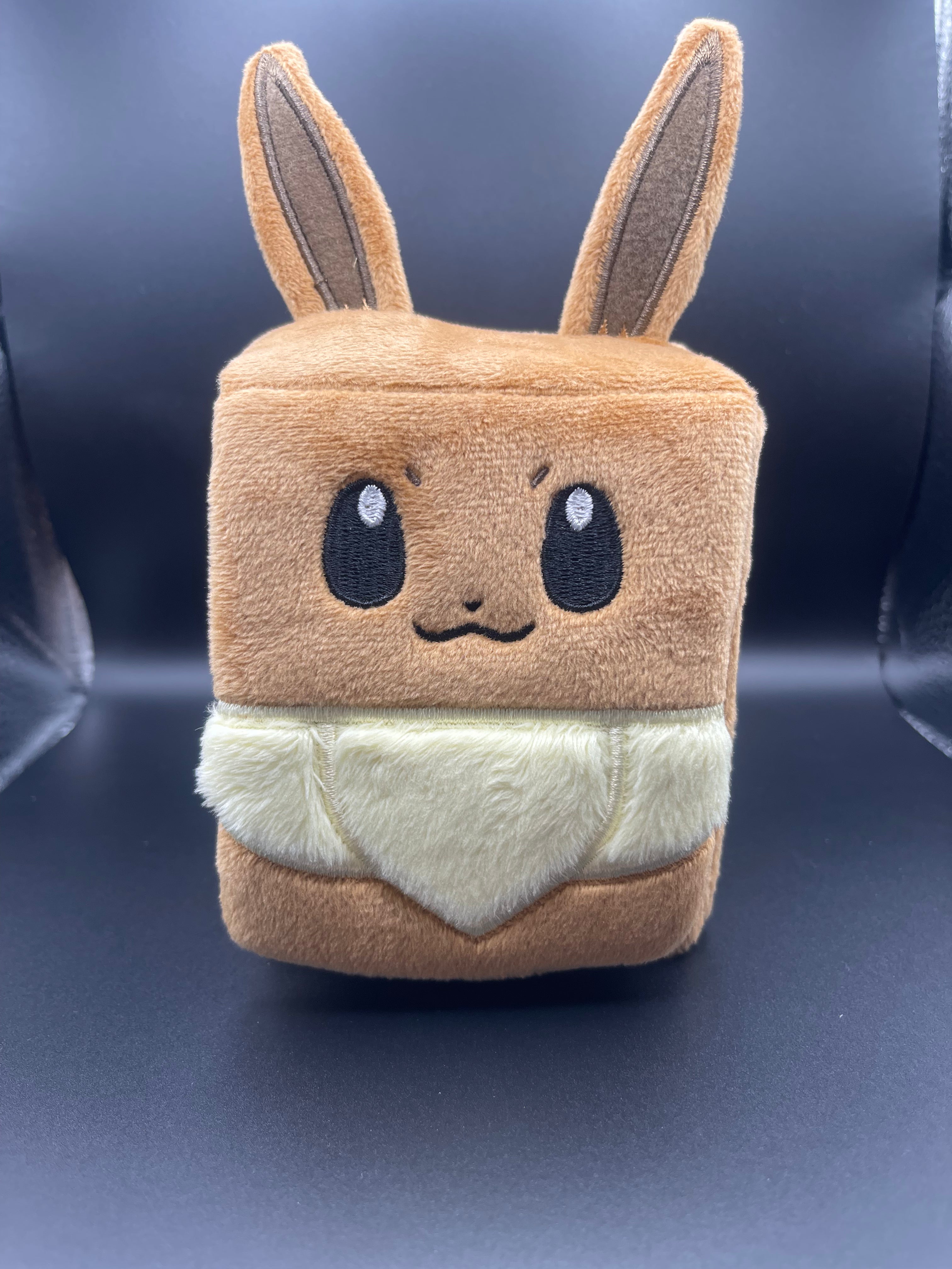 Deck Box - Eevee plushie